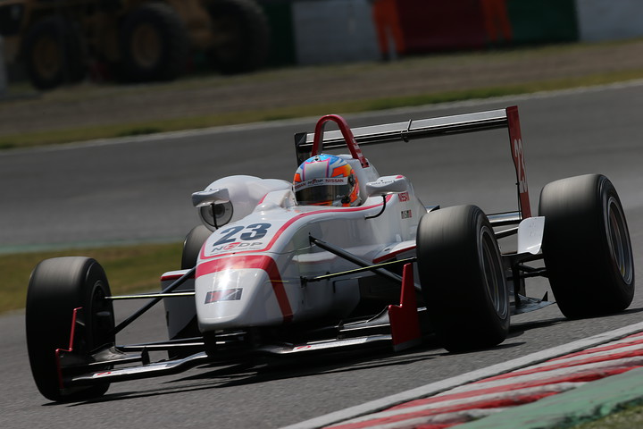 公式予選: Nクラスポールポジションは、高星明誠（NDDP）