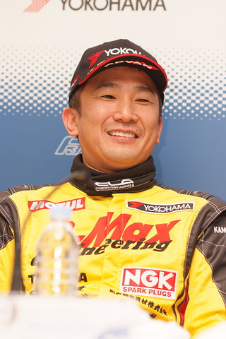 決勝記者会見: Nクラス3位のドラゴン（B-MAX）