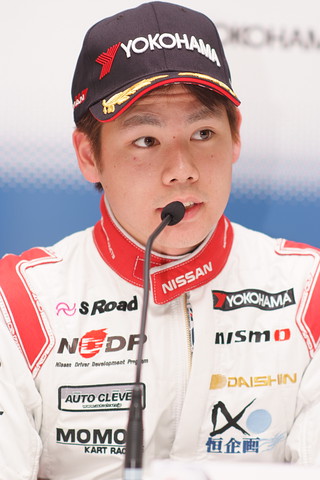 決勝記者会見: Nクラス優勝の高星明誠（NDDP）