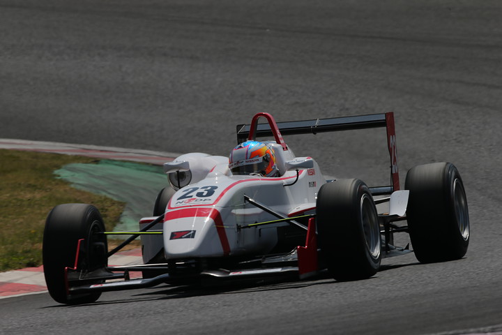 公式予選: Nクラスポールポジションは、高星明誠（NDDP）