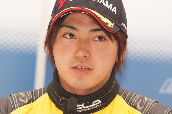 決勝記者会見: 決勝3位の千代勝正（B-MAX）