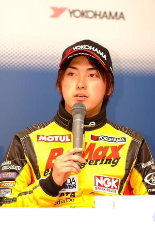 決勝記者会見: 決勝3位の千代勝正（B-MAX）