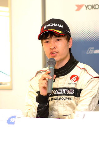 決勝記者会見: Nクラス決勝3位の武平良介（KCMG）