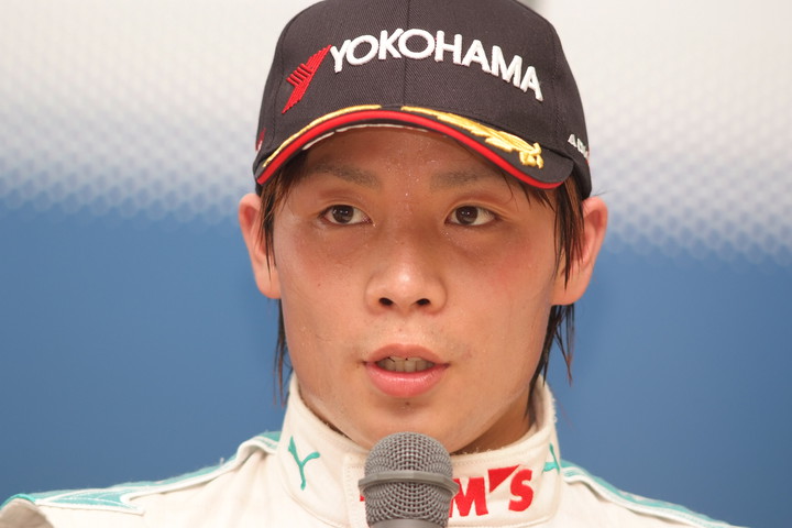 決勝記者会見: 優勝の勝田貴元（トムス）