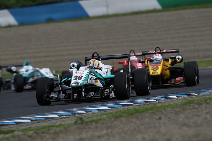 レースはリスタートが切られた