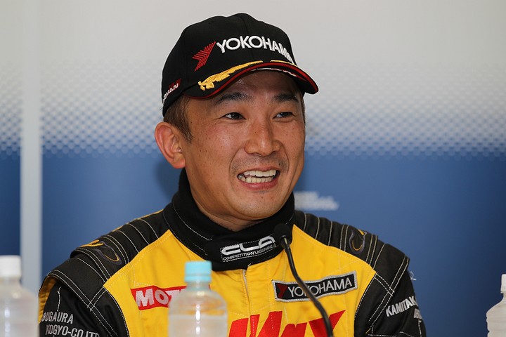 決勝記者会見: Nクラス決勝2位のドラゴン（B-MAX）