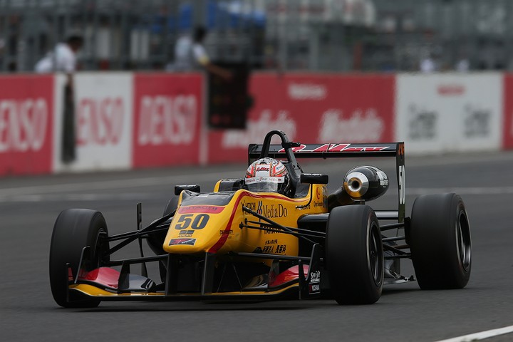 決勝２位は千代勝正（B-MAX）