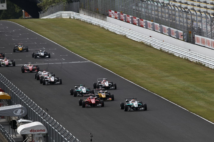 18周の決勝レースがスタートした