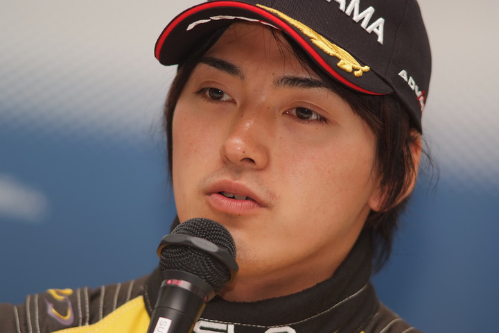 決勝記者会見: 決勝2位は千代勝正（B-MAX）