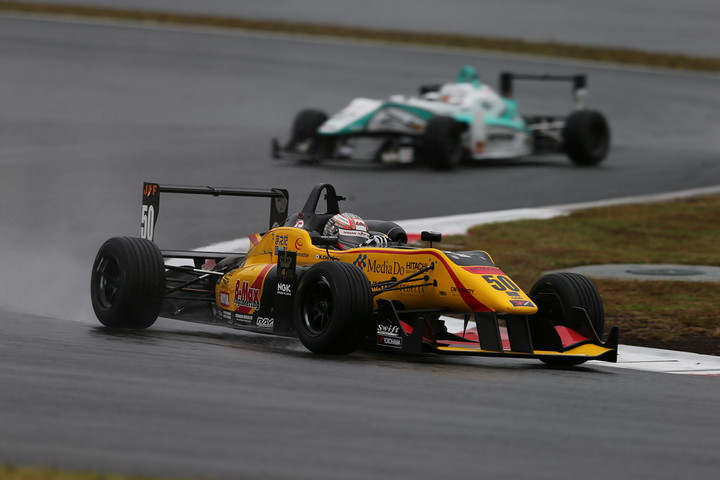 これでトップに立ったのは千代勝正（B-MAX）