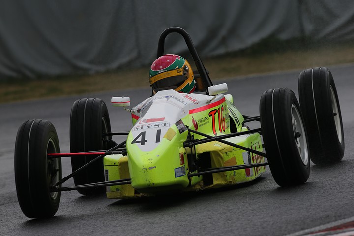 優勝は加藤洋一で開幕から2連勝