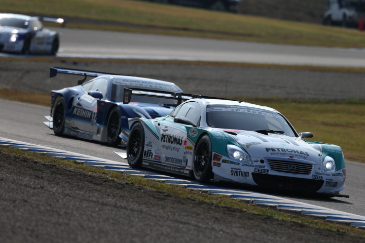 公式練習: 中嶋一貴／ジェームス・ロシター組（GT500:PETRONAS TOM'S SC430）