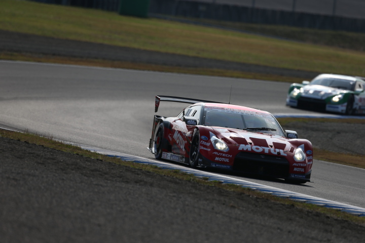 公式練習: 柳田真孝／ロニー・クインタレッリ組（GT500:MOTUL AUTECH GT-R）