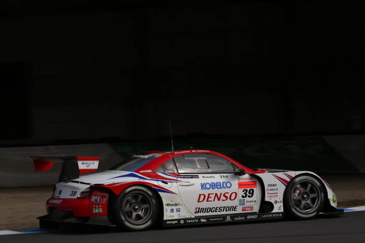 公式練習: 脇阪寿一／石浦宏明組（GT500:DENSO KOBELCO SC430）