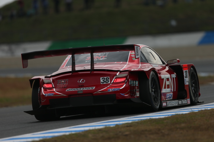 公式練習: 立川祐路／平手晃平組（GT500:ZENT CERUMO SC430）