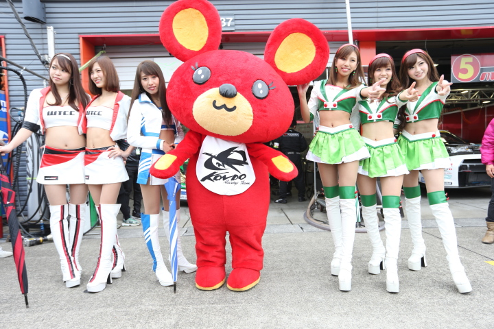 ピットウォーク: レースクイーン