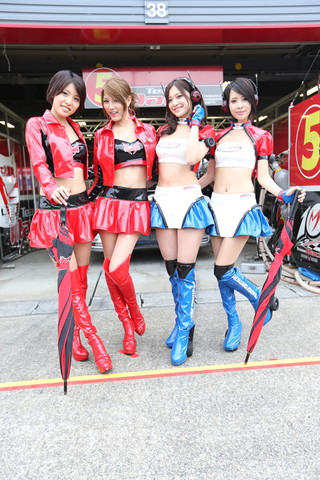 ピットウォーク: レースクイーン