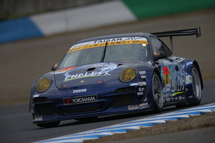 ノックアウト予選Q2: 峰尾恭輔（GT300:ENDLESS TAISAN PORSCE）