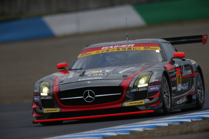 ノックアウト予選Q2: 植田正幸（GT300:GAINER Rn-SPORTS DIXCEL SLS）