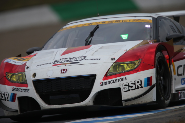 ノックアウト予選Q2: 武藤英紀（GT300:MUGEN CR-Z GT）