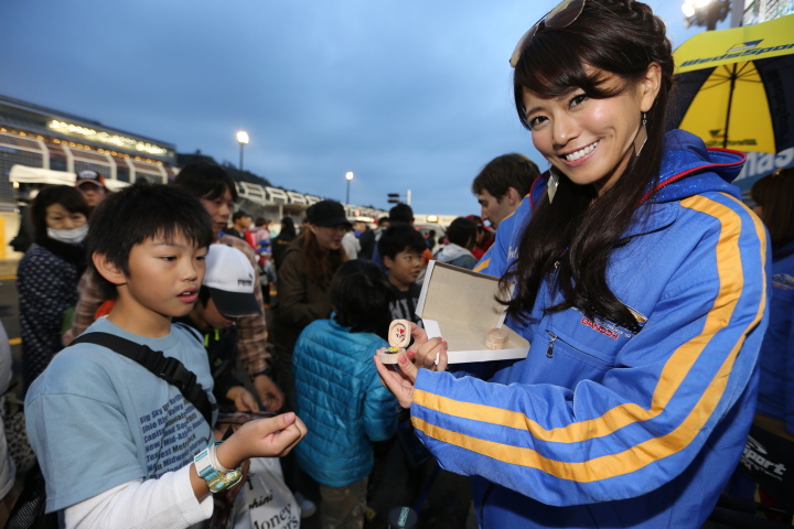 GTキッズウォーク: レースクイーン