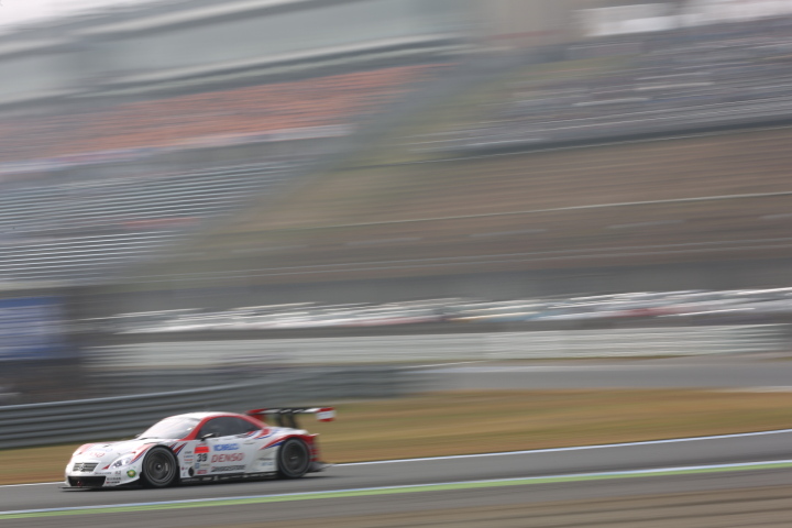 サーキットサファリ: 脇阪寿一／石浦宏明組（GT500:DENSO KOBELCO SC430）