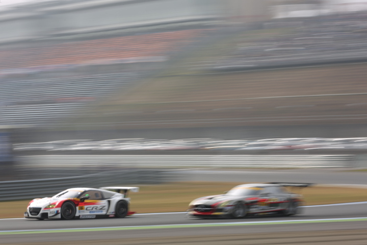 サーキットサファリ: 武藤英紀／中山友貴組（GT300:MUGEN CR-Z GT） & 平中克幸／ビヨン・ビルドハイム組（GT300:GAINER DIXCEL SLS）