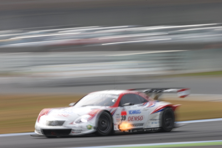 サーキットサファリ: 脇阪寿一／石浦宏明組（GT500:DENSO KOBELCO SC430）