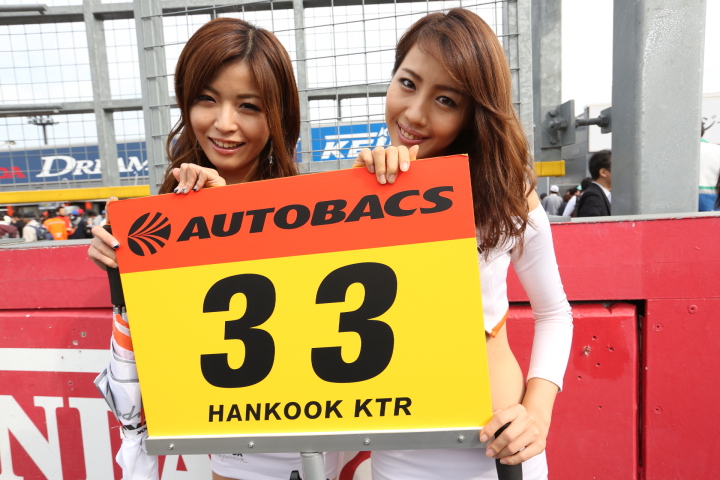 ピットウォーク: レースクイーン