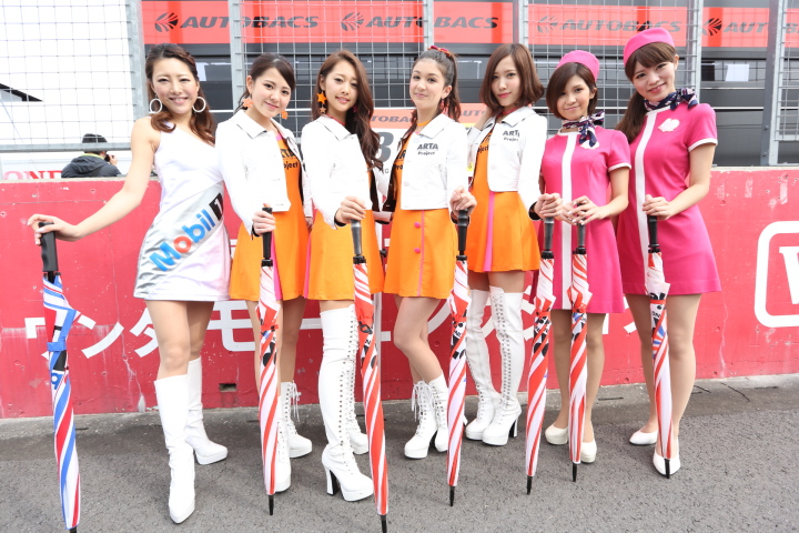 ピットウォーク: レースクイーン