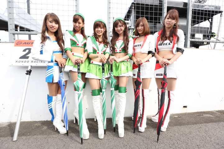 ピットウォーク: レースクイーン