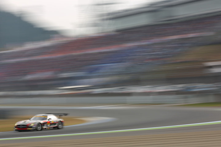 決勝レース: ビヨン・ビルドハイム（GT300:GAINER DIXCEL SLS）