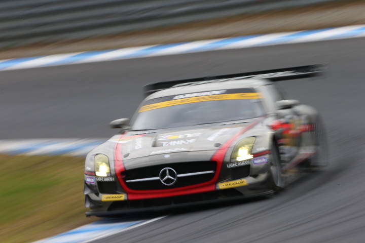 決勝レース: ビヨン・ビルドハイム（GT300:GAINER DIXCEL SLS）