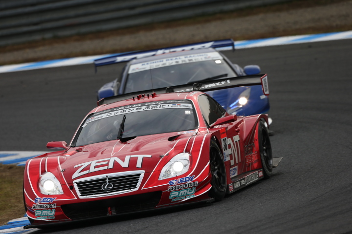 決勝レース: 立川祐路（GT500:ZENT CERUMO SC430）