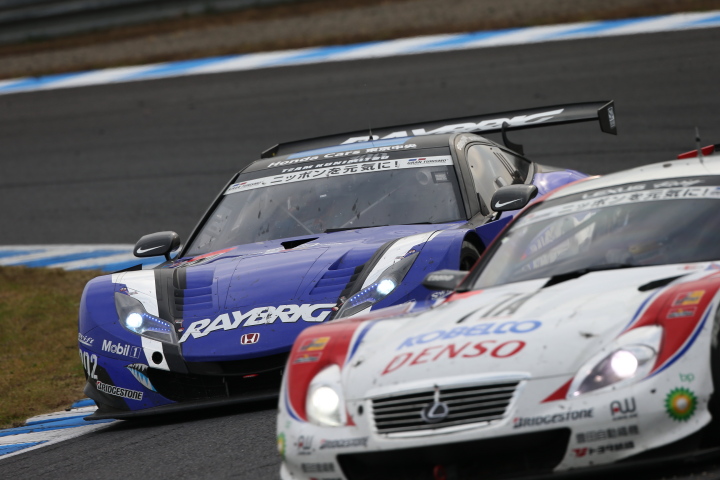 決勝レース: 小暮卓史（GT500:RAYBRIG HSV-010）