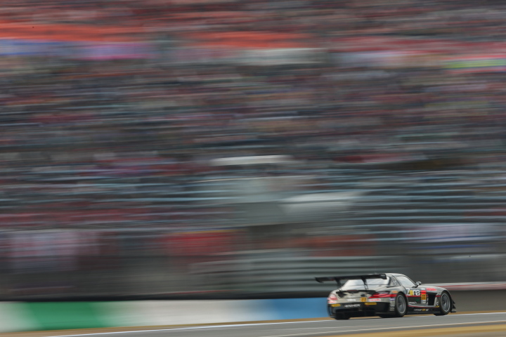 決勝レース: 平中克幸（GT300:GAINER DIXCEL SLS）