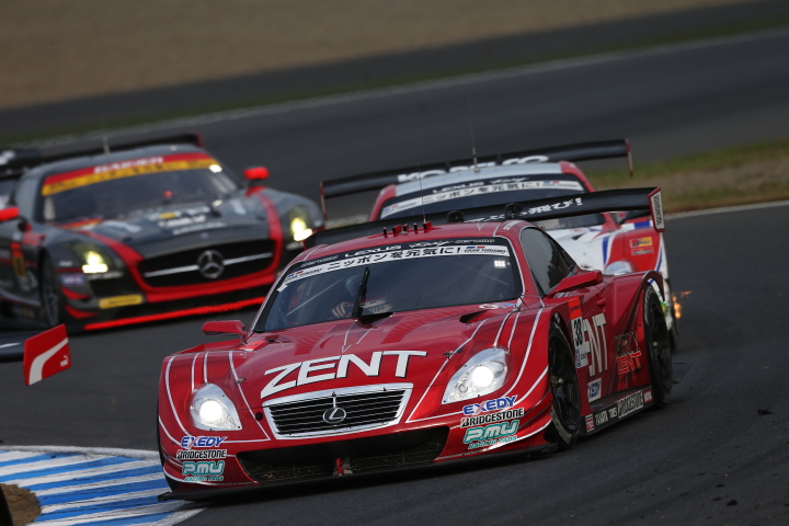 決勝レース: 立川祐路（GT500:ZENT CERUMO SC430）