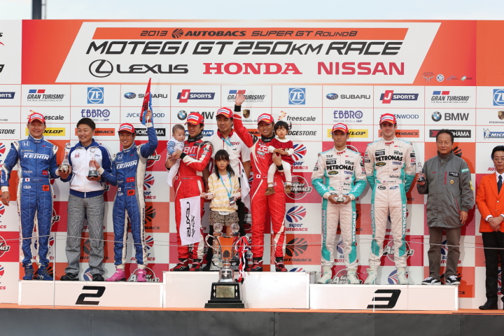 表彰式: GT500クラスの年間ドライバーズチャンピオントップ3