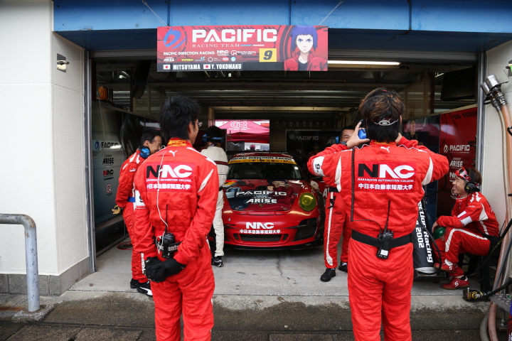 GT300:NAC攻殻機動隊ARISE DR ポルシェ（密山祥吾／横幕ゆぅ組）