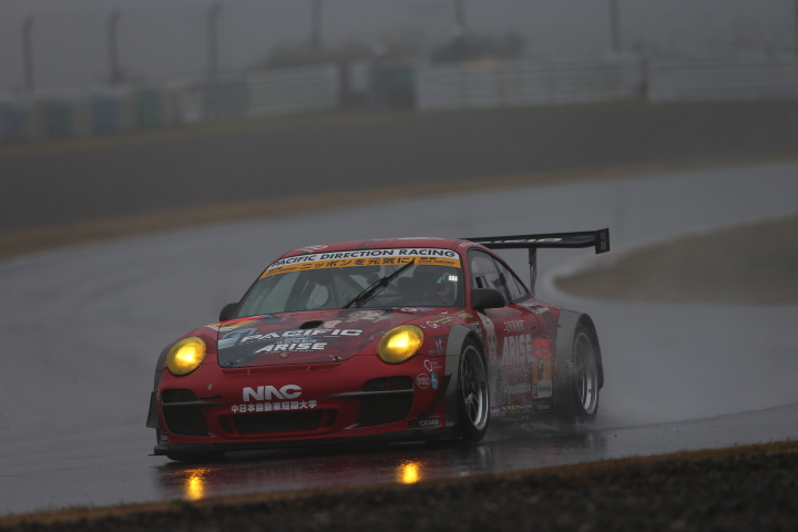 公式練習: GT300:NAC攻殻機動隊ARISE DR ポルシェ（密山祥吾／横幕ゆぅ組）