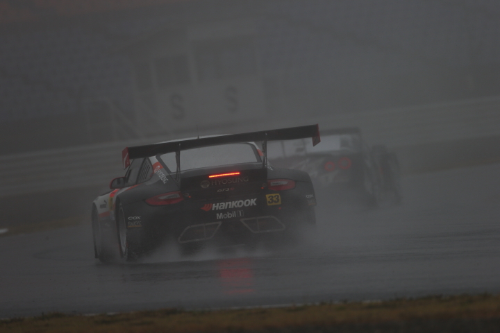 公式練習: GT300:HANKOOK PORSCHE（影山正美／藤井誠暢組）