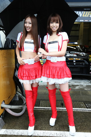 ピットウォーク: レースクイーン