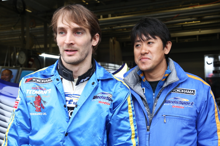 ファンサービス: 荒聖治／アンドレ・クート（GT500:WedsSport ADVAN SC430）