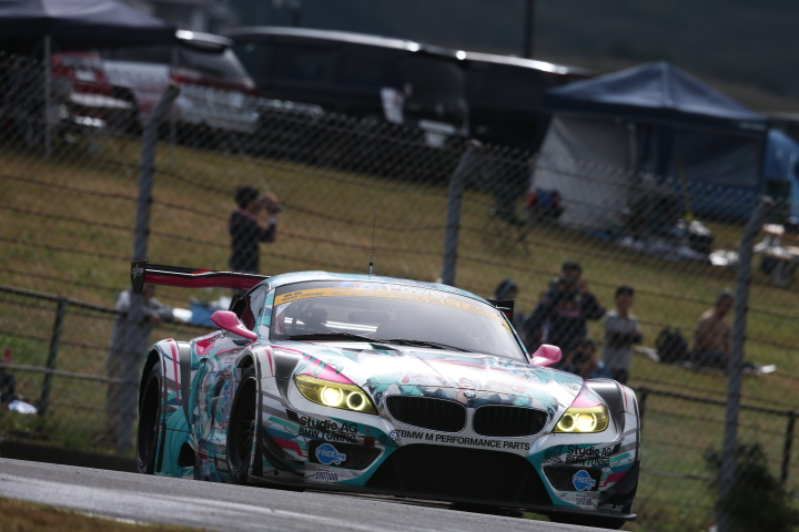 公式予選: 谷口信輝／片岡龍也組（GT300:GSR 初音ミク　BMW）