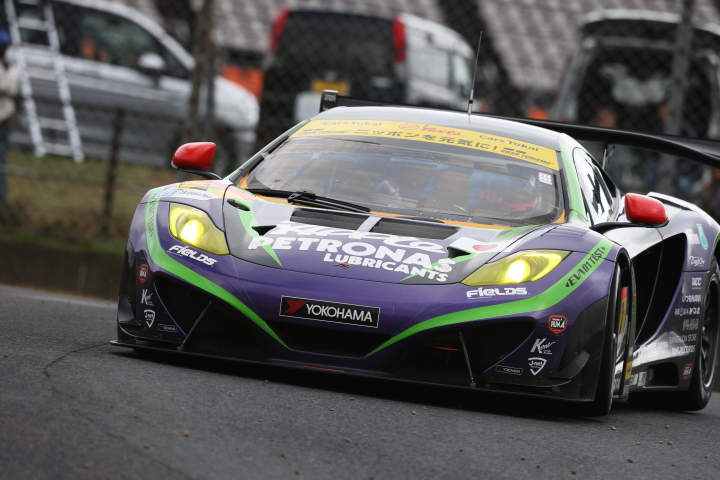 公式予選: 高橋一穂／加藤寛規組（GT300:エヴァRT初号機アップルMP4-12C）