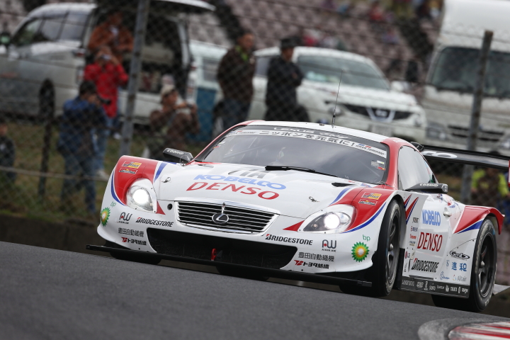 公式予選: 脇阪寿一／石浦宏明組（GT500:DENSO KOBELCO SC430）