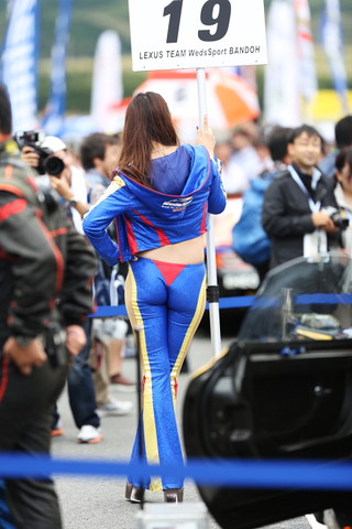 スターティンググリッド: レースクイーン