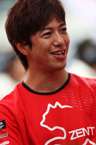 スターティンググリッド: 立川祐路（GT500:ZENT CERUMO SC430）