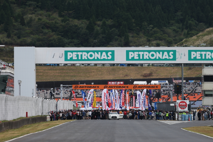 決勝レース: まもなく決勝スタート