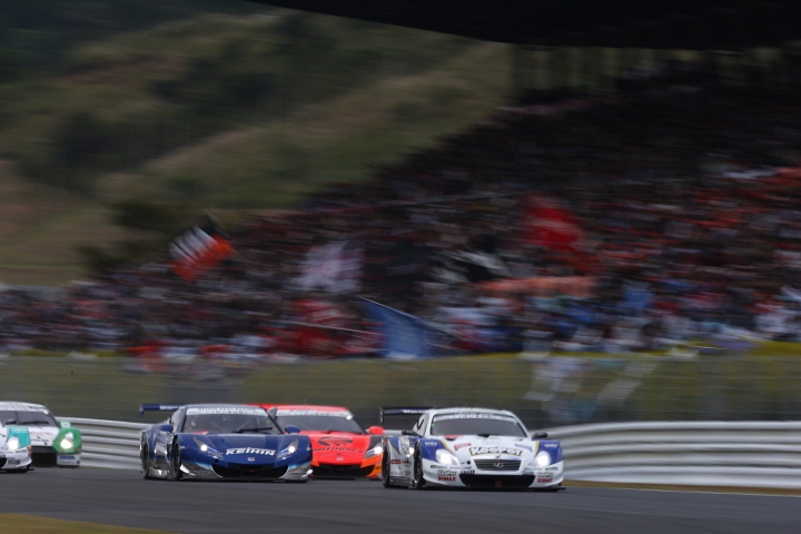 決勝レース: GT500クラス、中段の争い